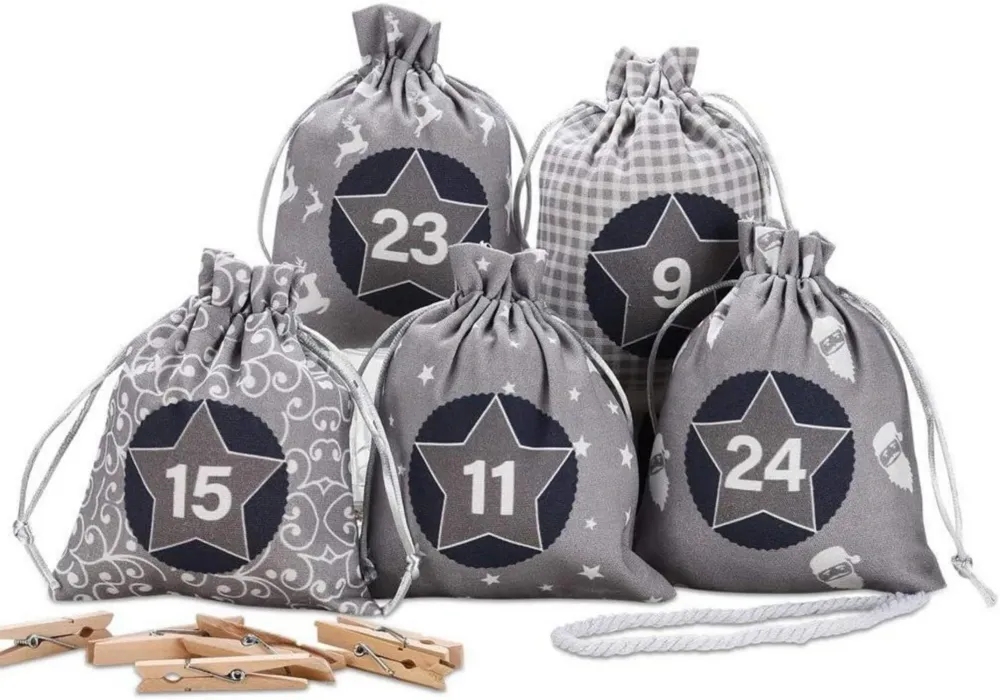 Adventskalender Weihnachtsmann 24 Stoffsäckchen Sterne