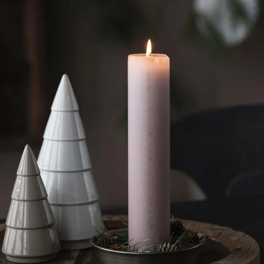 Ib Laursen - Adventskalender Kerze 1-24 rosa malva mit goldenen Zahlen