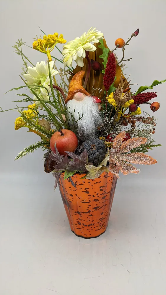 Tischgesteck Herbstgesteck Herbstdekoration Seidenblumen Wichtel Gerbera Apfel orange