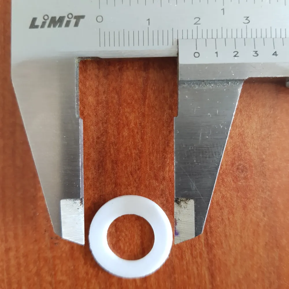 PTFE -Garnitur zuerst für Strippap -Kappen