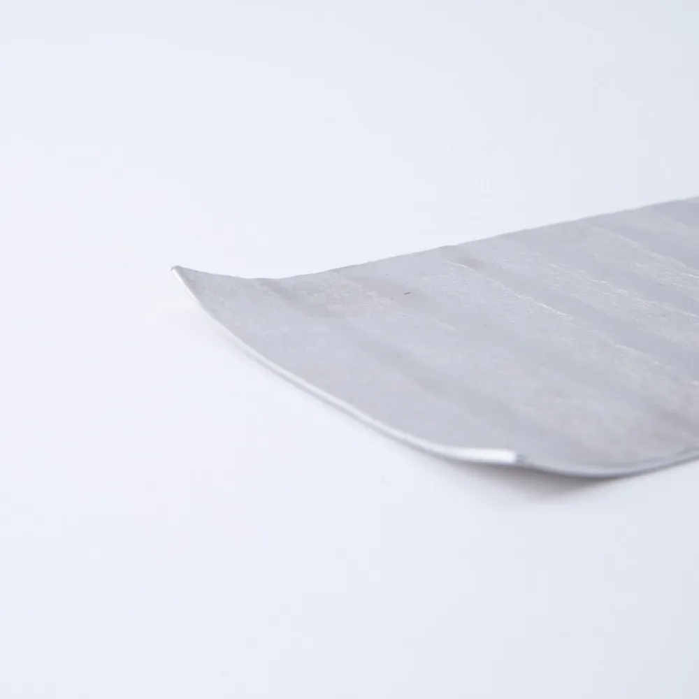 Gestreifter Oshibori-Handtuchhalter aus Aluminium