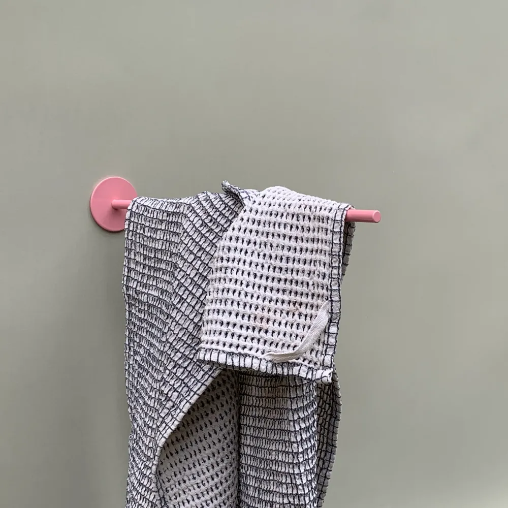 handtuchhalter / towel holder rosa