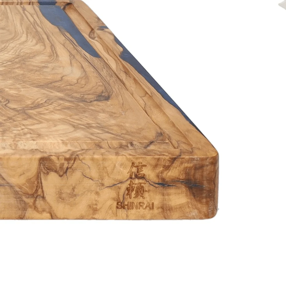 Shinrai Knives - Epoxy Saphir Schneidebrett Olivenholz - 40 x 30 x 3 cm