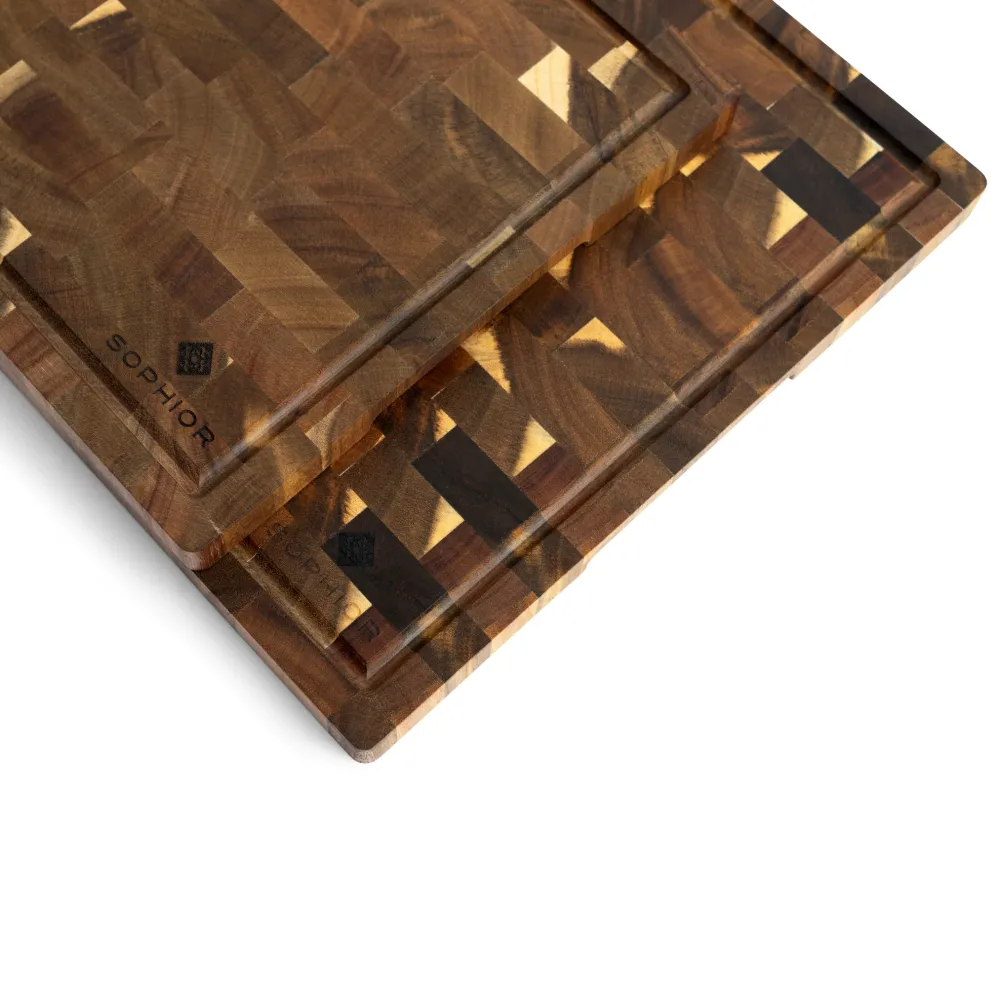 SOPHIOR Schneidebrett-Set aus Akazienholz mit Saftrille und Griffen – 42 x 35 x 2 cm & 35 x 25 x 2 cm