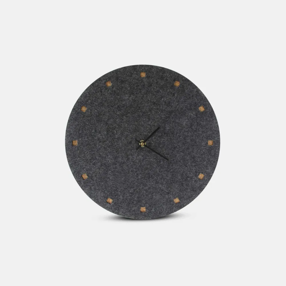 Wanduhr aus Filz und Kork 30 cm | anthrazit - schwarz | Design: Esbjerg