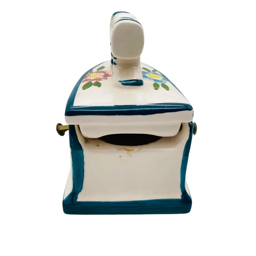 Vintage Keramik Dose Bügeleisen hand bemalt L 11,5 cm Bonbondose