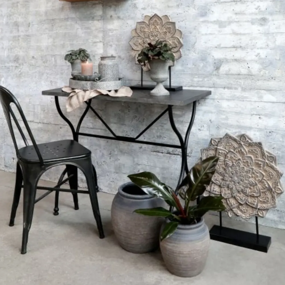 Chic Antique Blumendekor zu Fuß