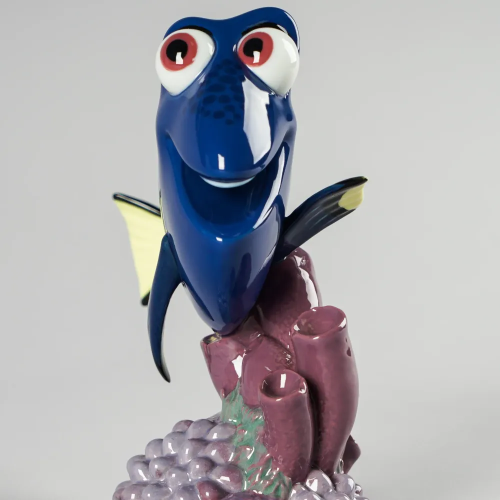 Figur DORY aus Porzellan