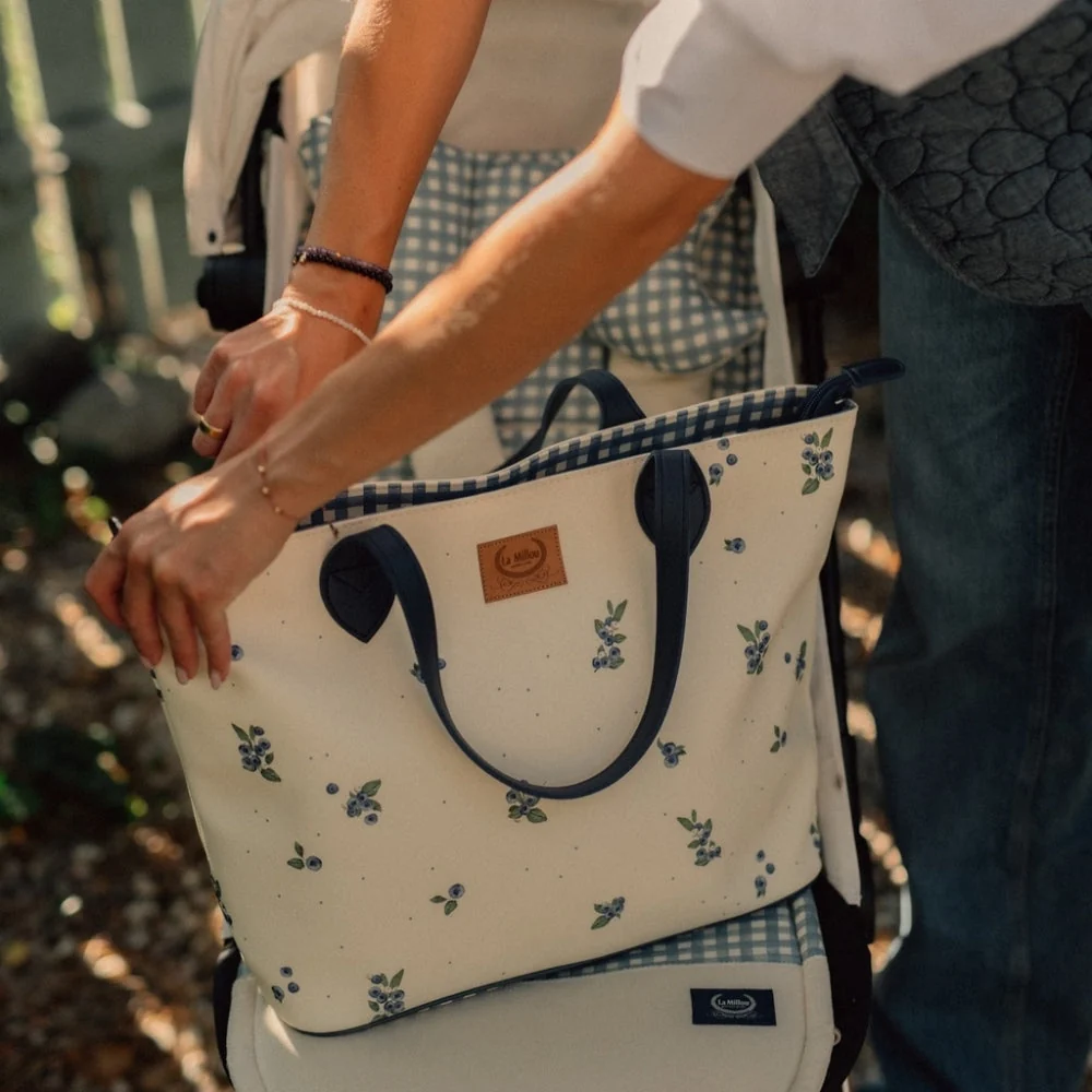 La Millou Mummy Bag Feeria Large Land Beere