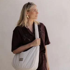 PUFFER HALFMOON BAG CREME