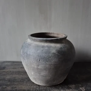 Grauer Terrakotta-Krug (A13)