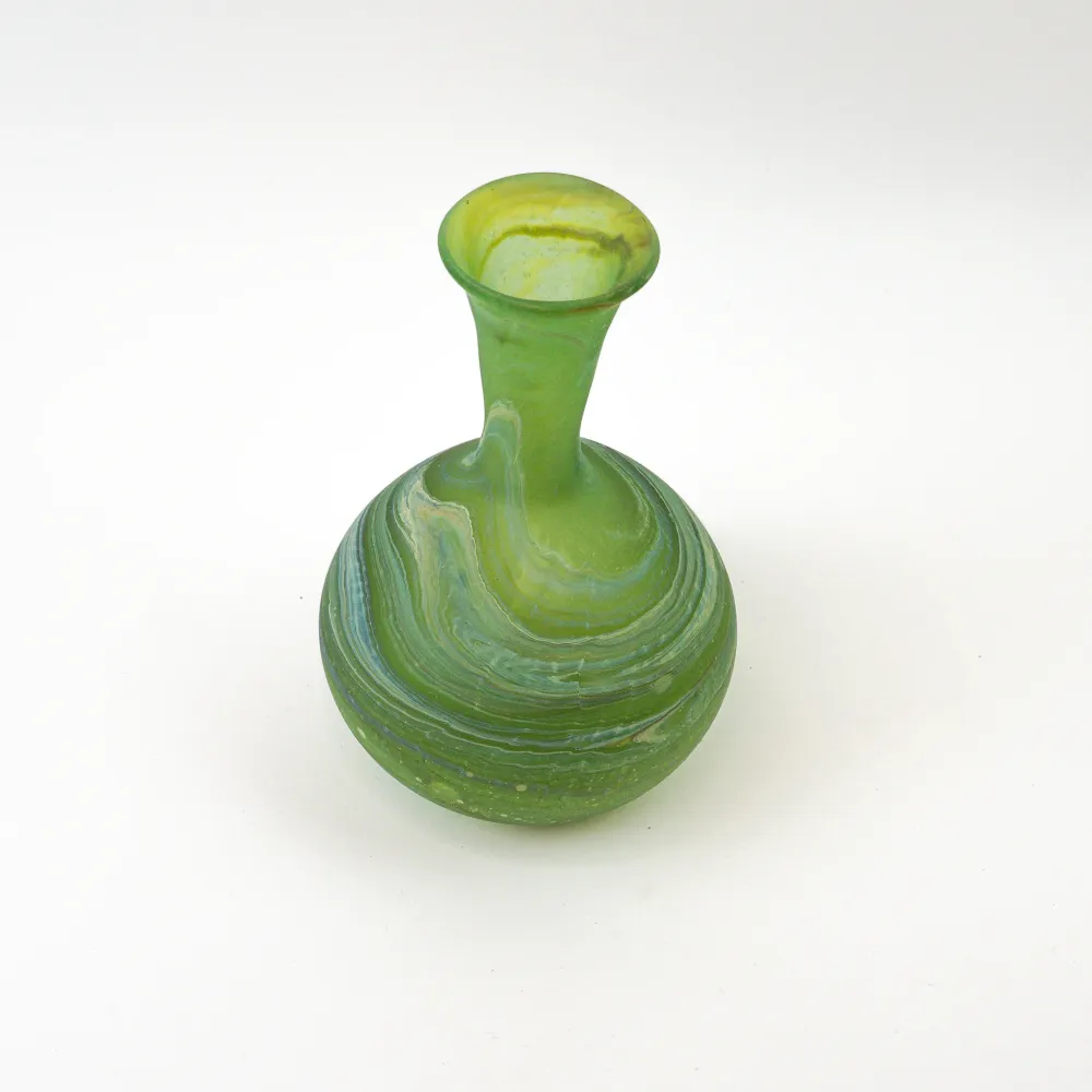 Hebron Karaffe Grün – Recyceltes Glas & Handgeblasen