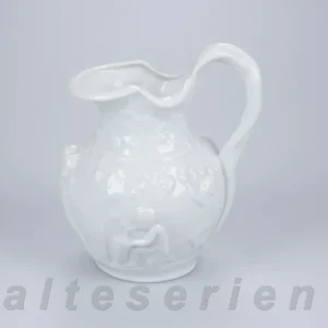 Krug Reliefdekor Putto
