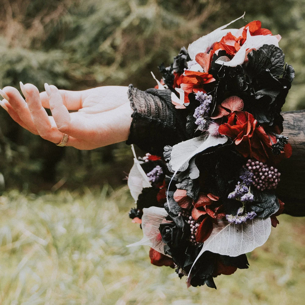 Blood Moon | Feder&Konfetti | Kranz | Dark Collection