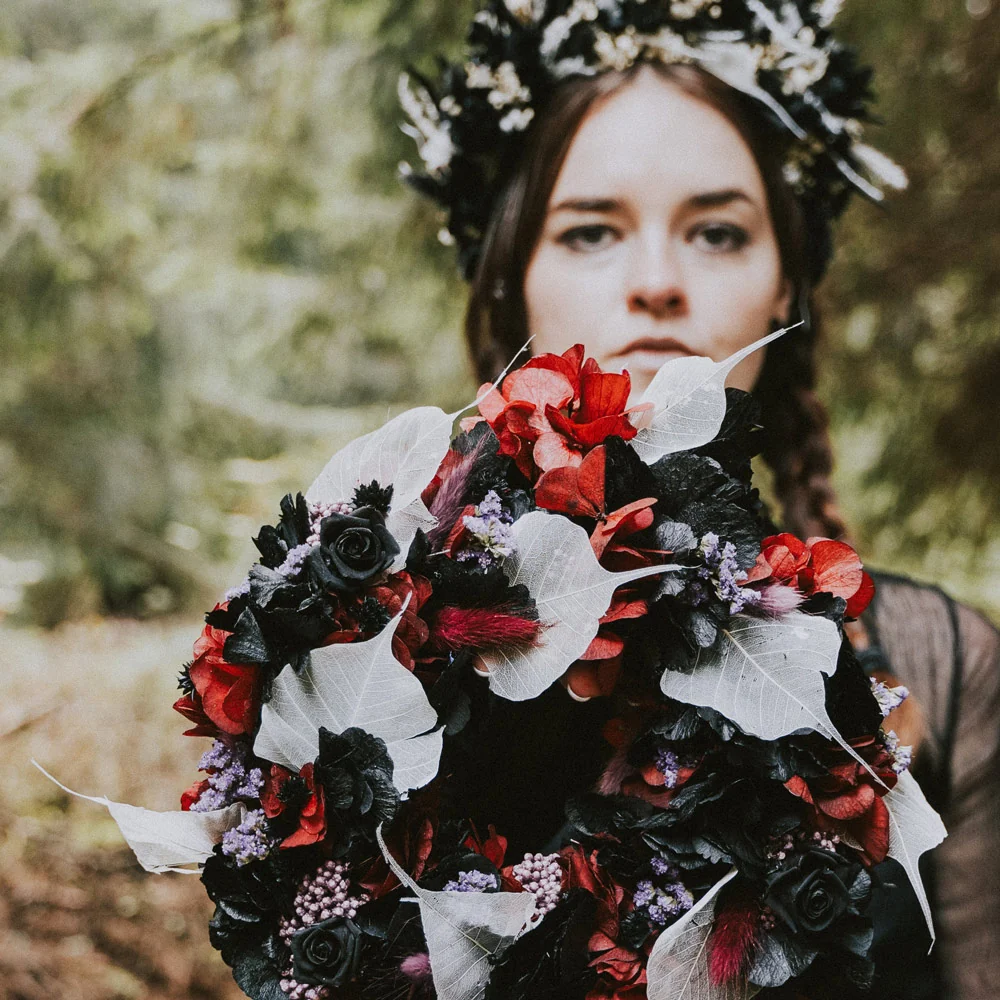 Blood Moon | Feder&Konfetti | Kranz | Dark Collection
