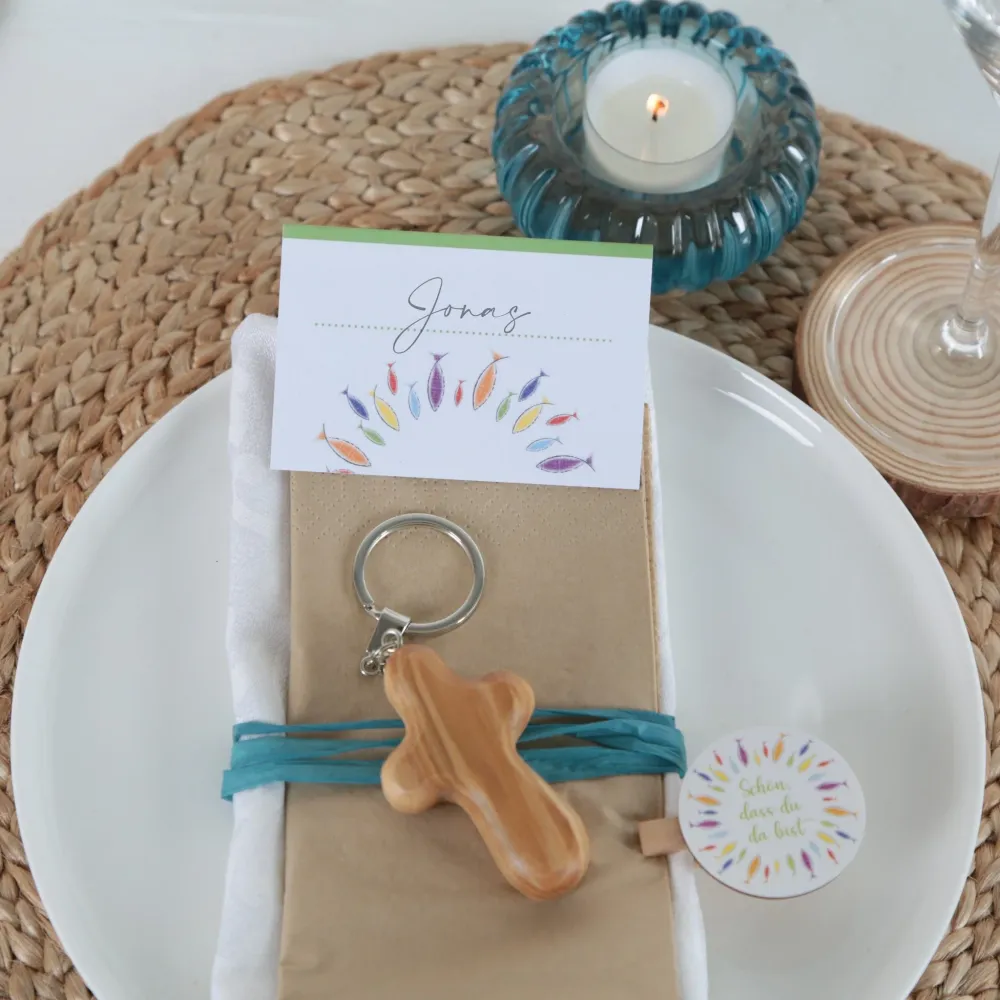 bunte Tischkarten mit bunten Fischen für Kinder (VE = 25 St)