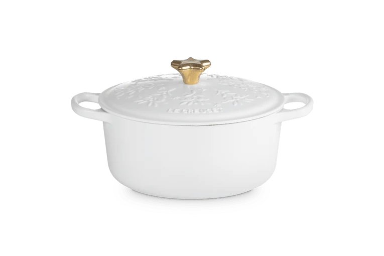 Le Creuset Schmortopf mit Weihnachtsbaum-Relief, weiß, Ø 24 cm / 4,2 l