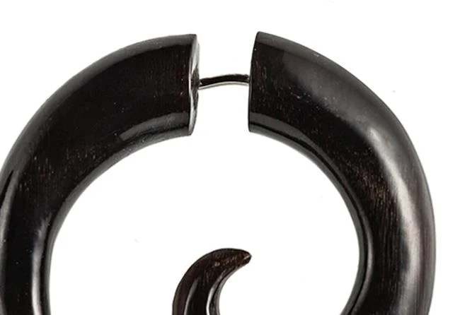 Fake Horn Piercing Hai Tail Hook Spirale Kralle handgeschnitzt schwarz Dehner