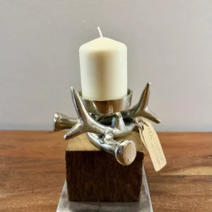 Holzstamm gebürstet mit Kerzenständer Geweih klein und Stumpenkerze 1275