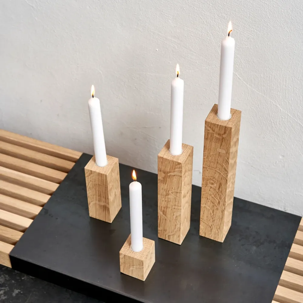 Kerzen Quartett mit Magnet auf einer Ferro Nero Stahlplatte - Raumgestalt