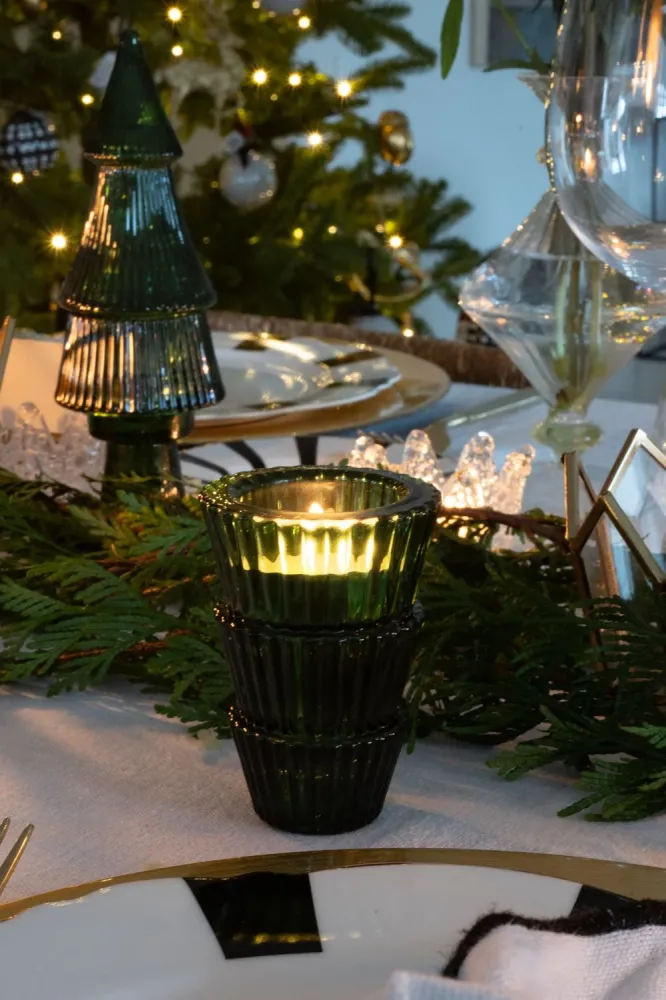 Kerzenhalter aus Glas im grünen Baum-Design