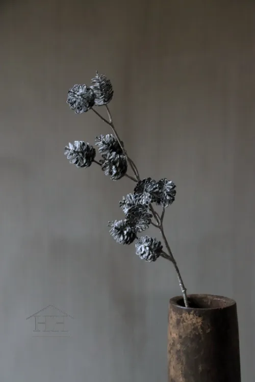 Künstlicher Kiefernzapfenzweig, schwarz/weiß, 70 cm