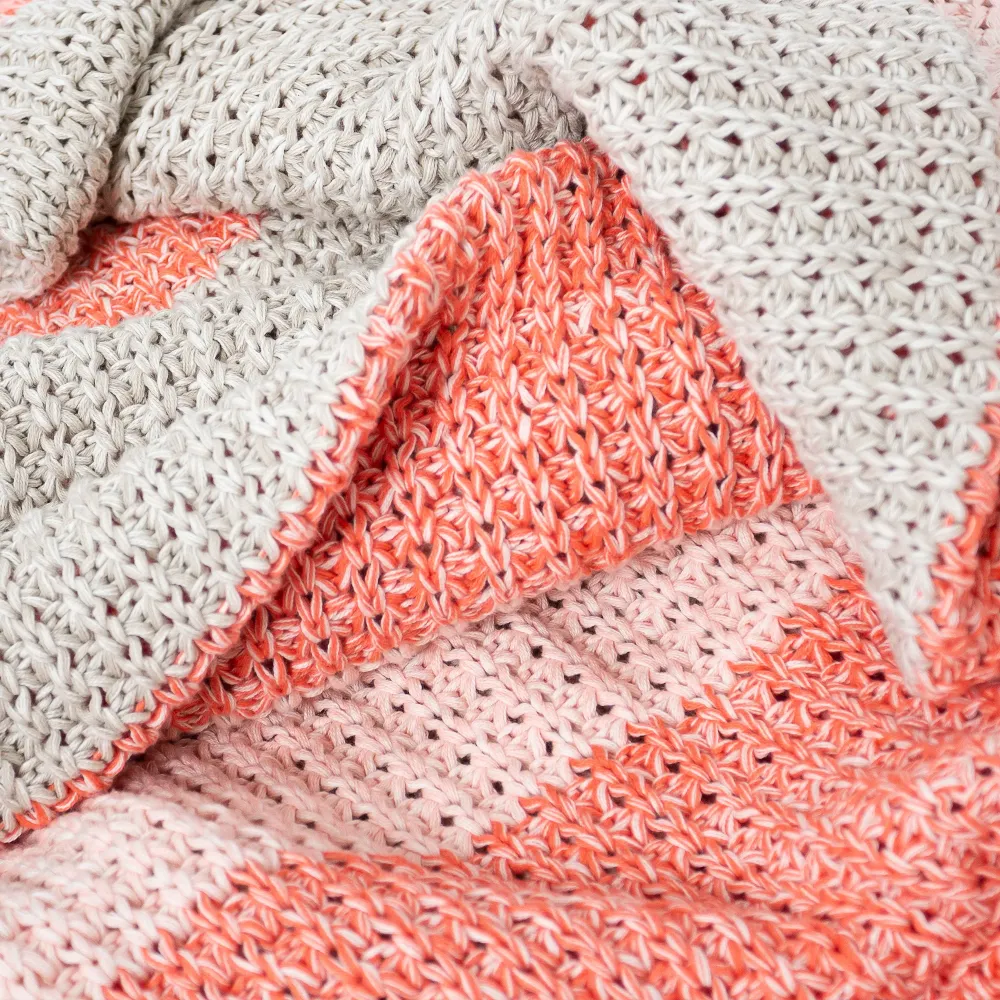 Kuscheldecke / Tagesdecke - Gestrickte Chester Pink