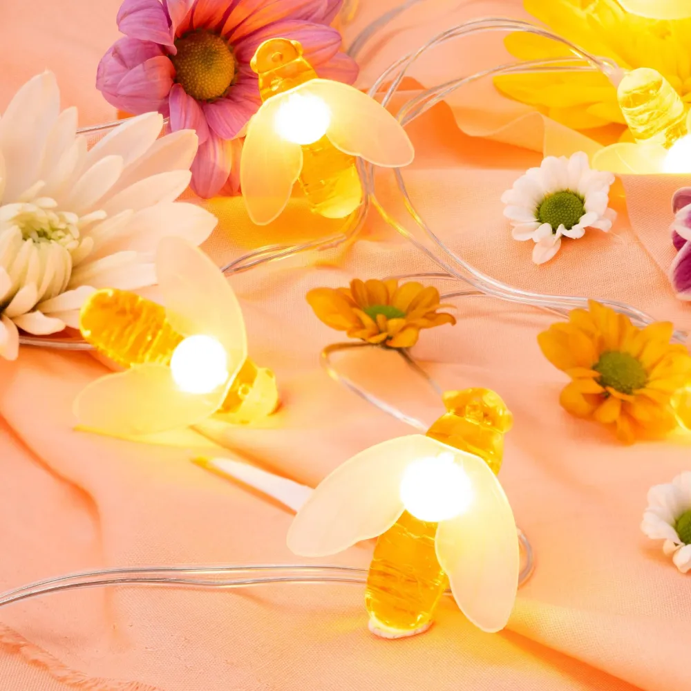 Lichterkette mit Bienenmotiv