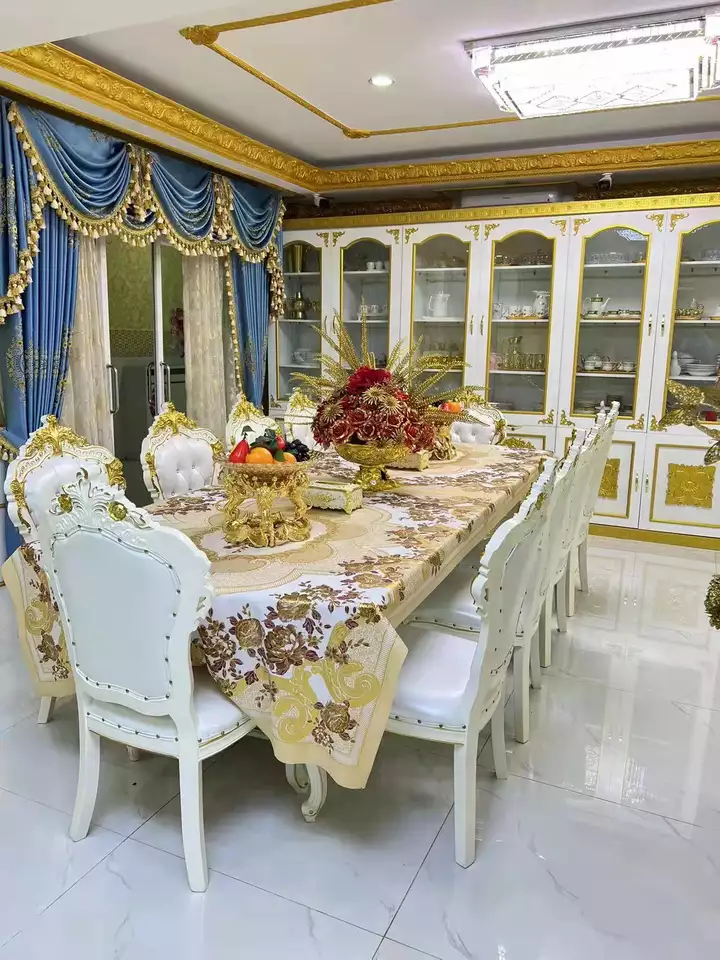 Luxuriöses, modernes Esszimmer-Set mit Tisch und Stühlen für Restaurants und Wohnräume, 10-Sitzer
