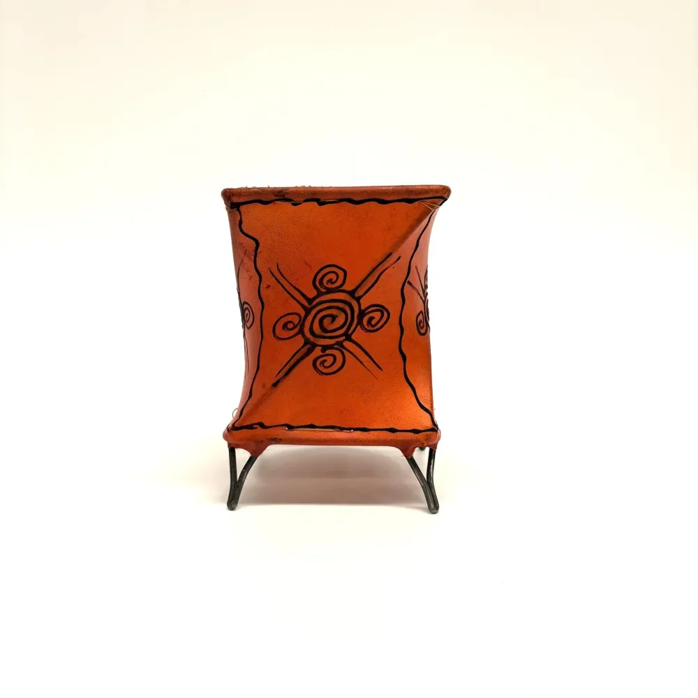 Marokkanischer orangefarbener Hahnen-Kerzenhalter aus Leder, 14 x 10 cm