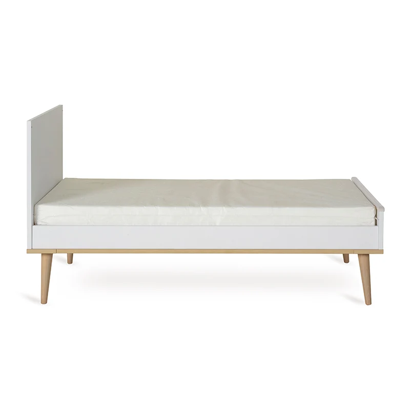 Quax Baby- und Kinderbett 70 x 140 'Flow' White