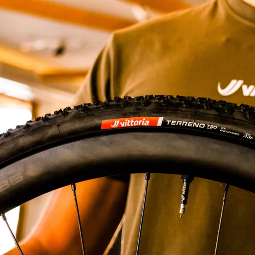 Reifen VITTORIA TERRENO T90 MUD 700x33c CX Endurance Tubeless Ready Schwarz