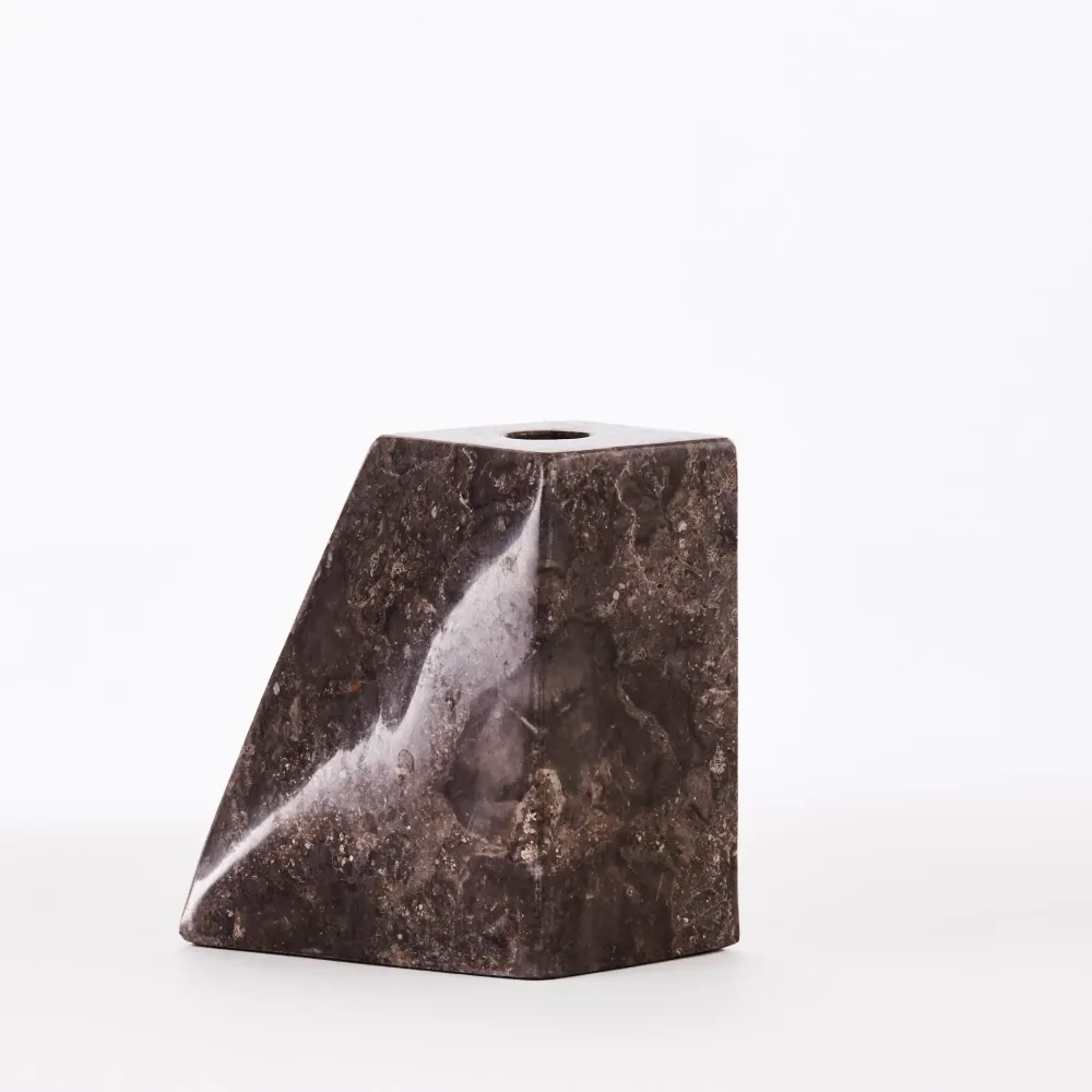 Set von Kerzenhaltern PYRAMID grauer Marmor