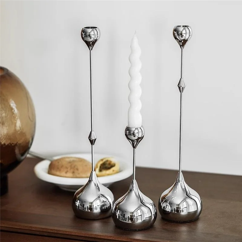 Silberner Metall Kerzenhalter – Romantischer Kunst Kerzenständer für Esstisch, Hochzeit & Fotografie