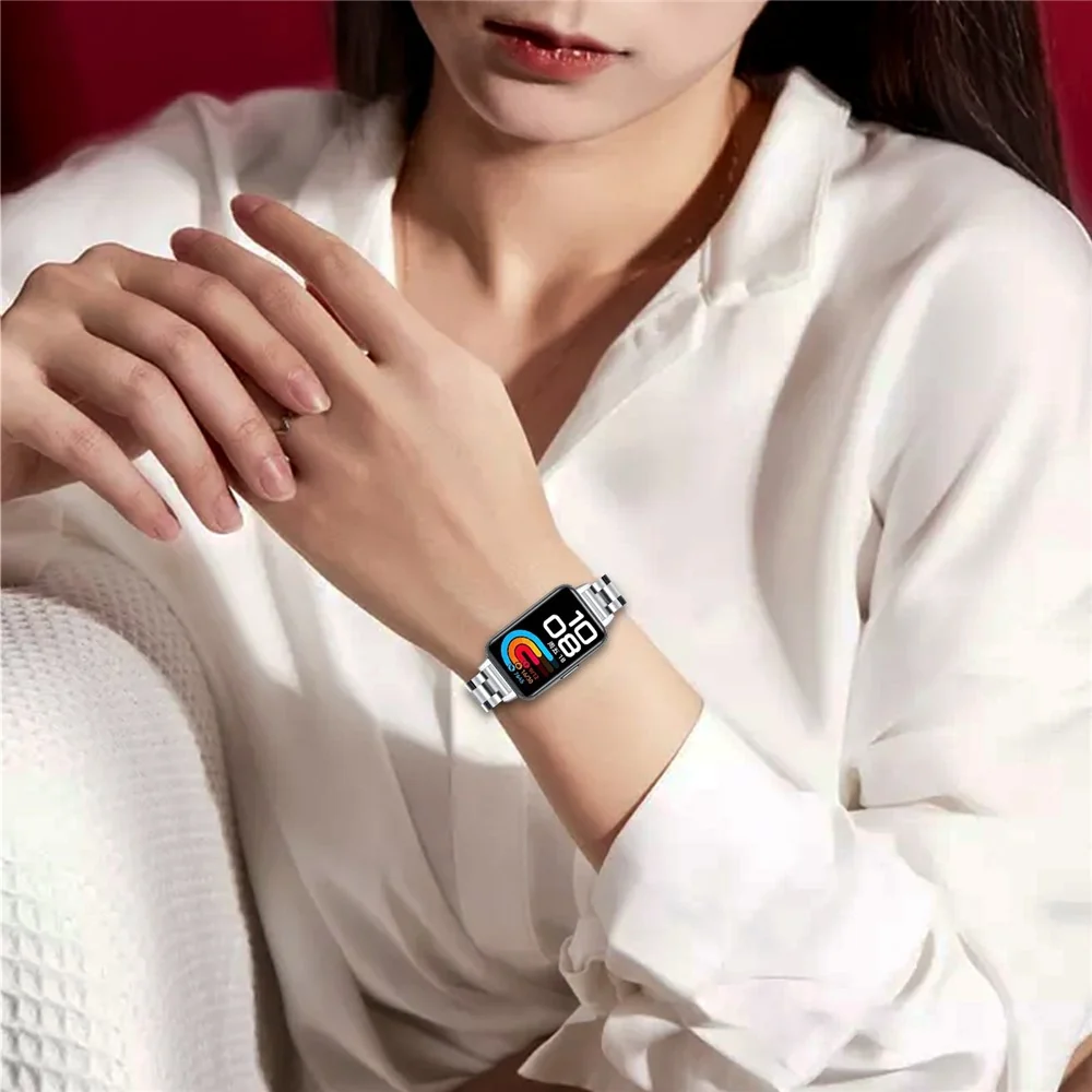 Silbernes Uhrenarmband Huawei Band 10 / 9 / 8 Edelstahl-Metallarmband mit 3 Perlen