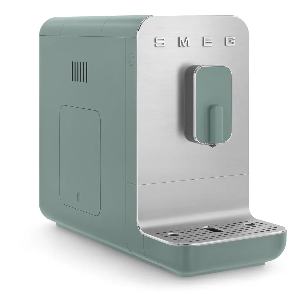 SMEG Kaffeevollautomat BCC01EGMEU