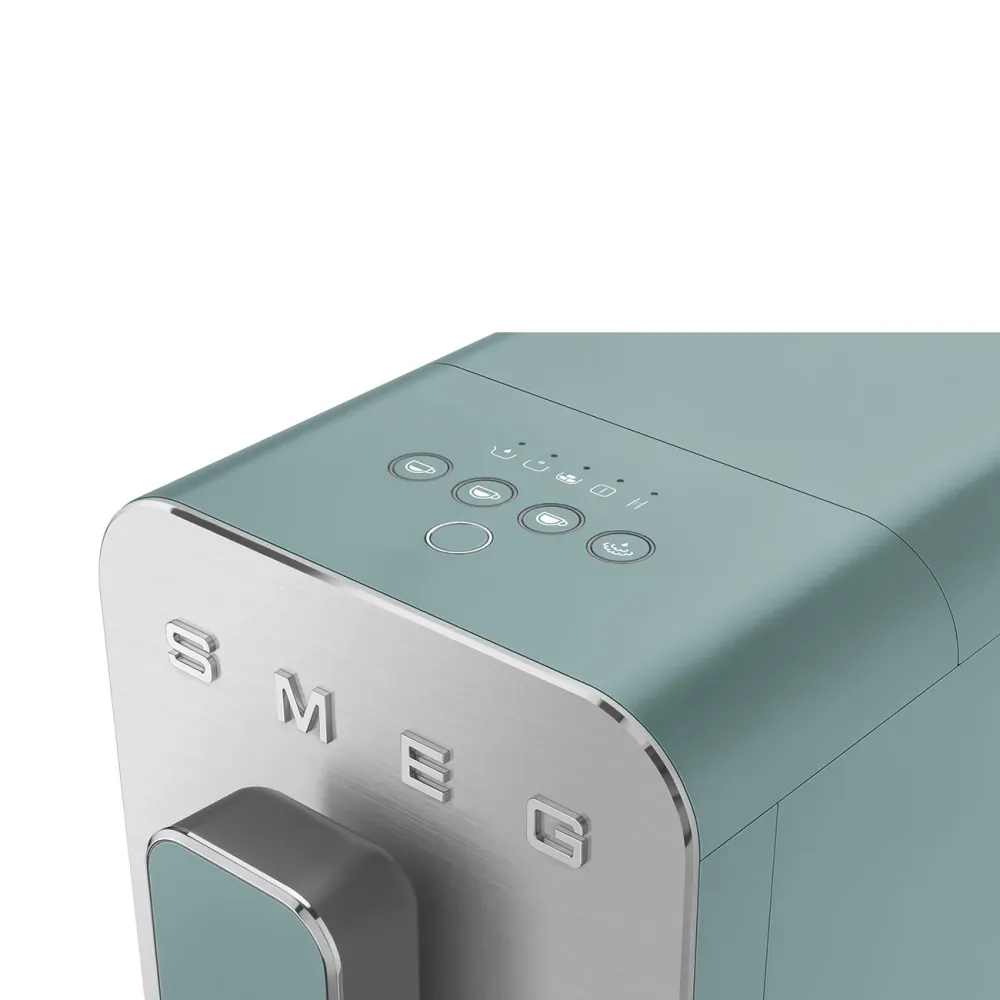 SMEG Kaffeevollautomat BCC02EGMEU