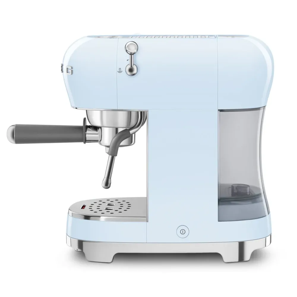 Smeg manuelle Espressomaschine 'Pastelblau' ECF02PBEU