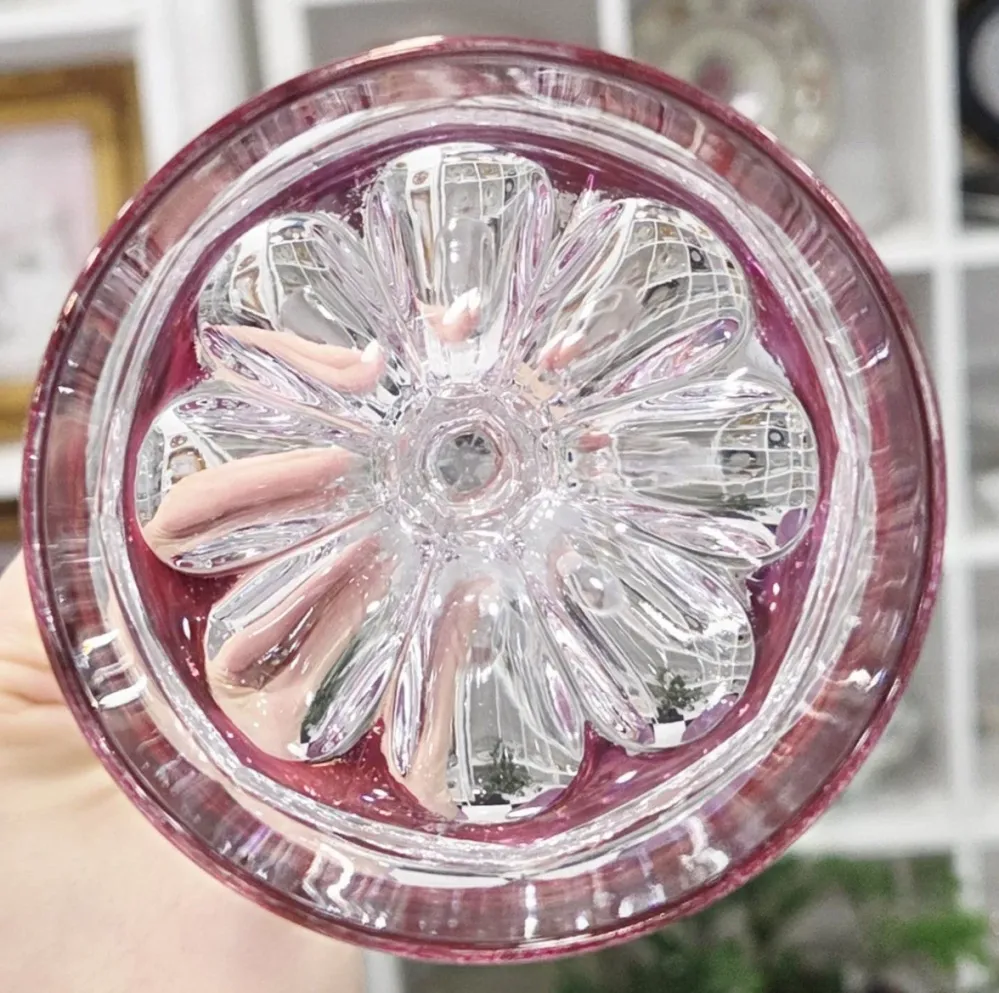 1 Stk. Kristallpokal 'ANNAHÜTTE' (170ml), handgeschnitzt, dunkelrosa mit Perlmutteffekt
