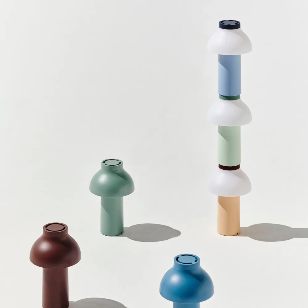 Tischleuchte „PC Portable Lamp Soft Mint“ | Helles Designobjekt | HAY
