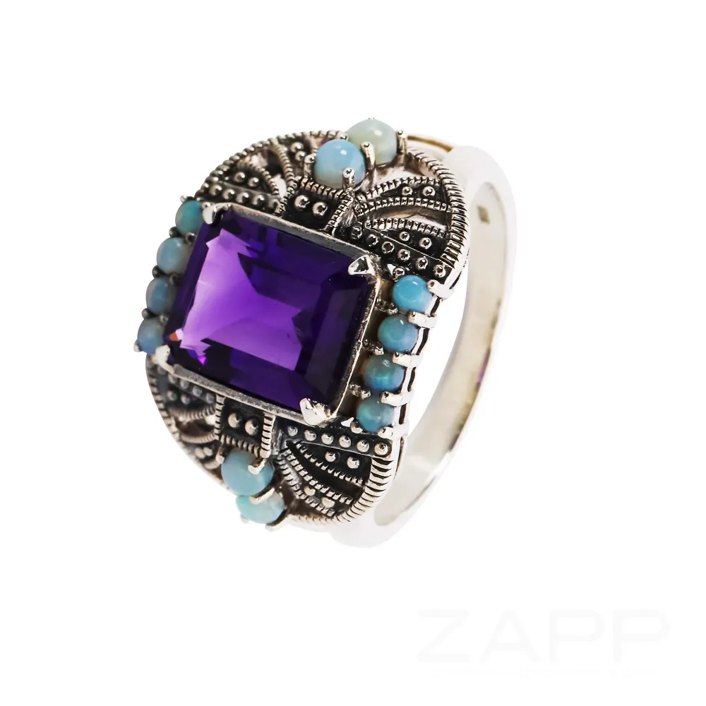 Verzierter Silberring mit Amethyst und Opal
