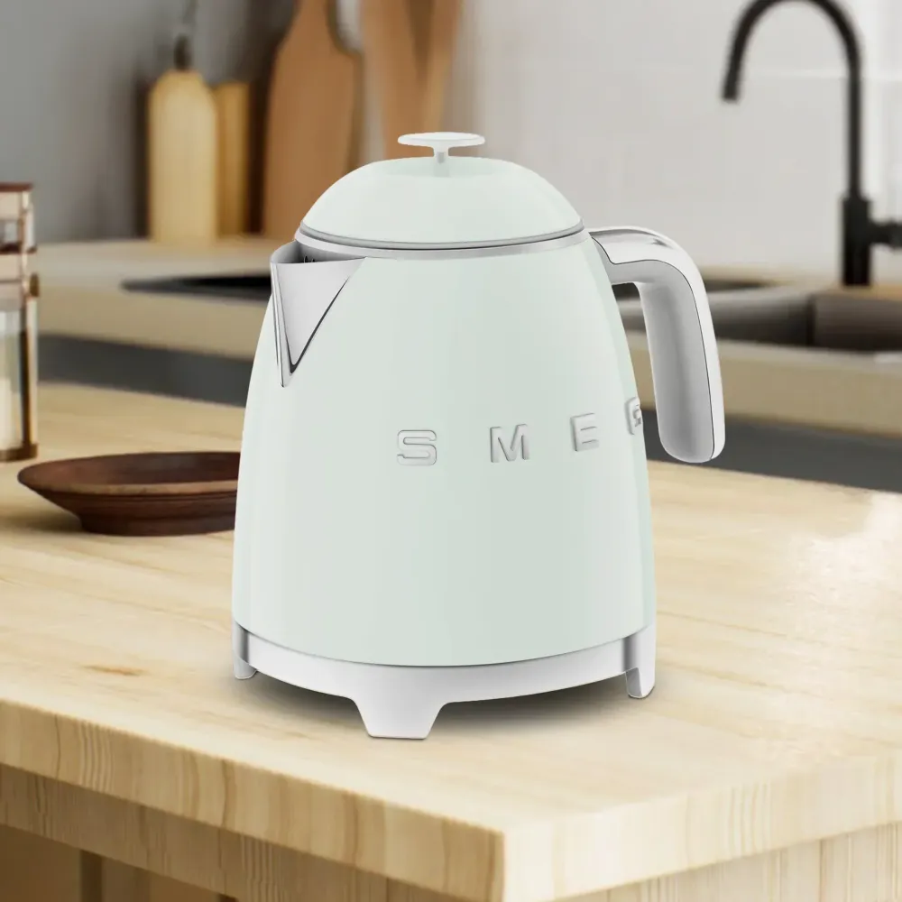 SMEG Mini-Wasserkocher Pastellgrün KLF05PGEU