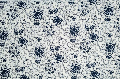 Baumwollstoff Serie Mix & Match Blüten und Schnörkel dunkelblau auf altweiß