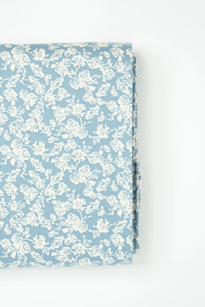 Baumwollstoff Serie Mix & Match Röschen altweiß auf jeansblau