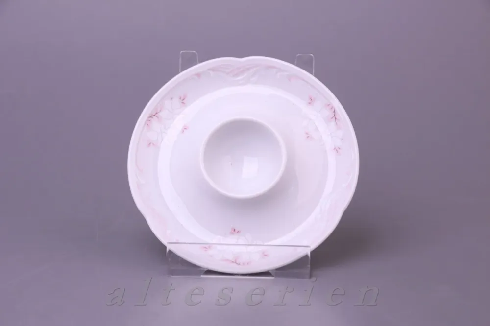 Eierbecher mit Schalenablage