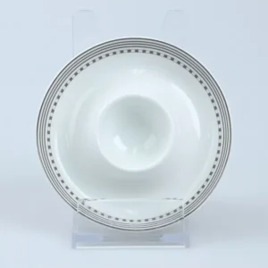 Eierbecher mit Schalenablage