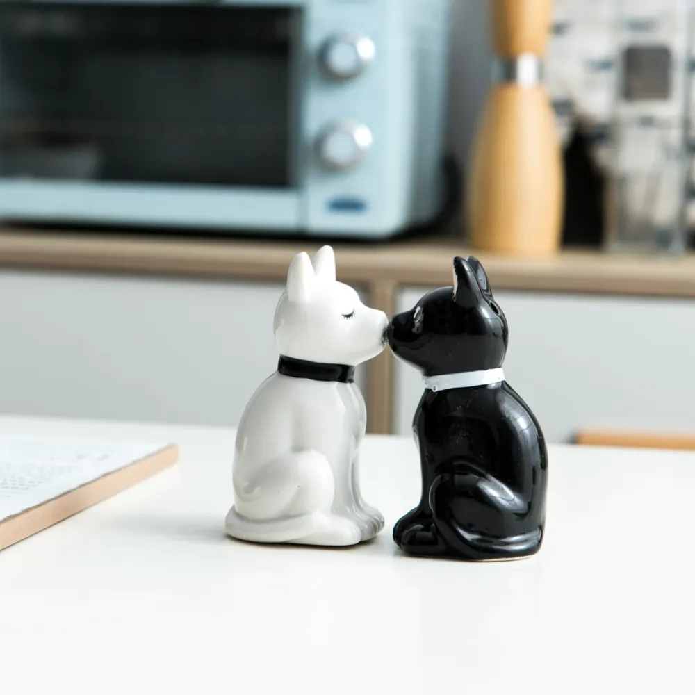 2er Set Salz- & Pfefferstreuer Hundform – Keramik Gewürzstreuer | Niedliche Küchen Dekoration & Geschenkidee
