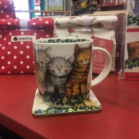 Alex Clark Set Tasse & Untersetzer Drei Amiogos