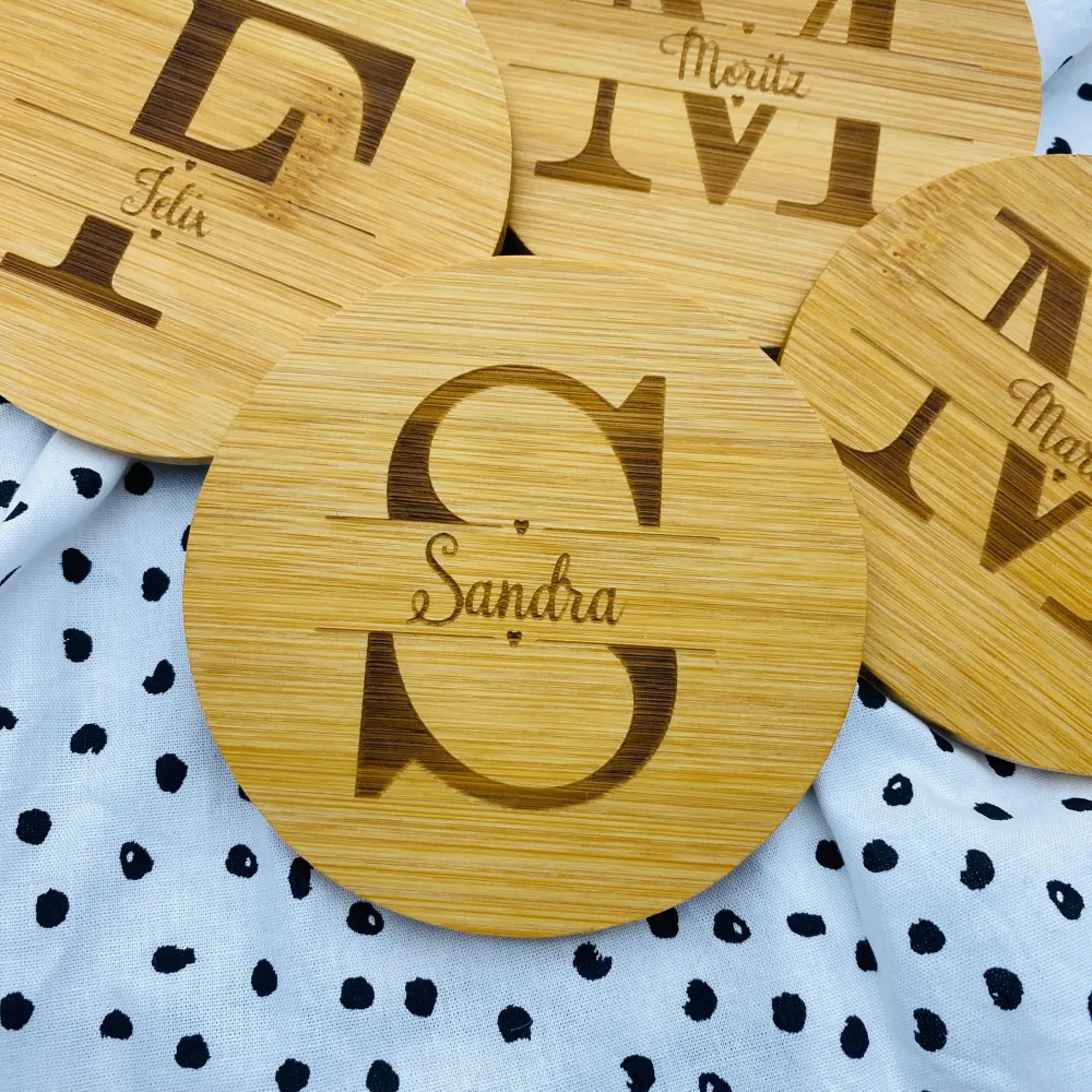 personalisierter Untersetzer aus Bambus | individuelles Geschenk zur Hochzeit oder zum Geburtstag | Untersetzer für Untern...