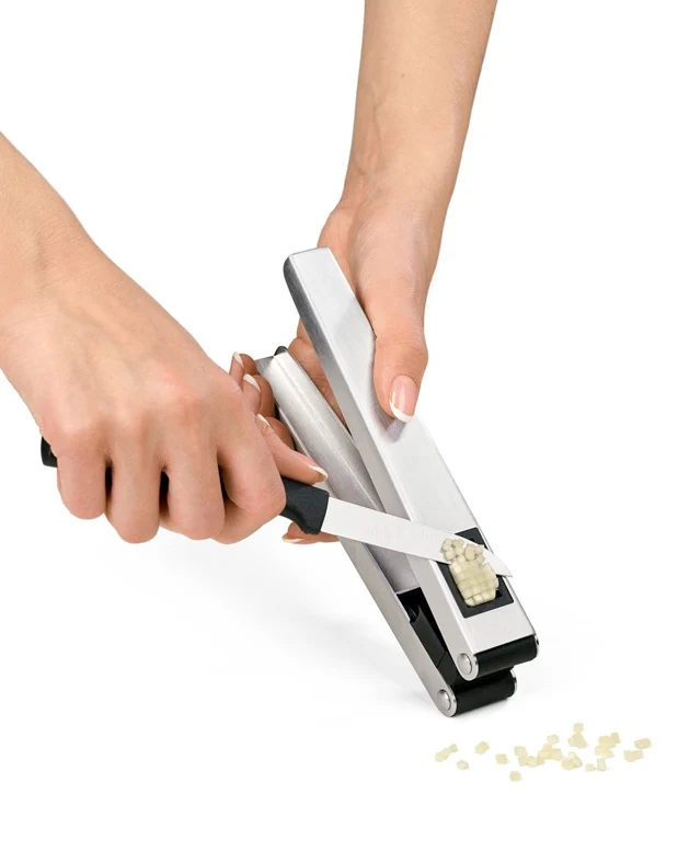 Triangle Knoblauchpresse - im Karton